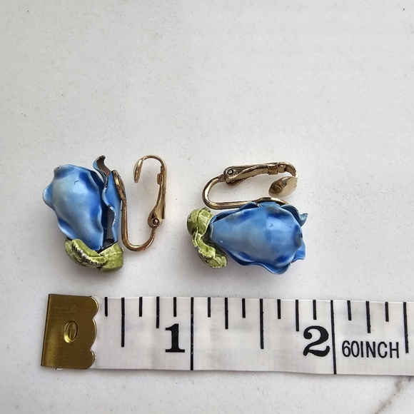 Coro Vintage Blue Roses Enamel Gold Tone Metal Clip on Earrings - Picture 11 of 11